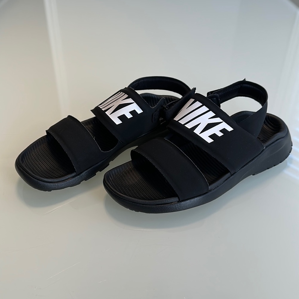 Nike Sandals NWOT